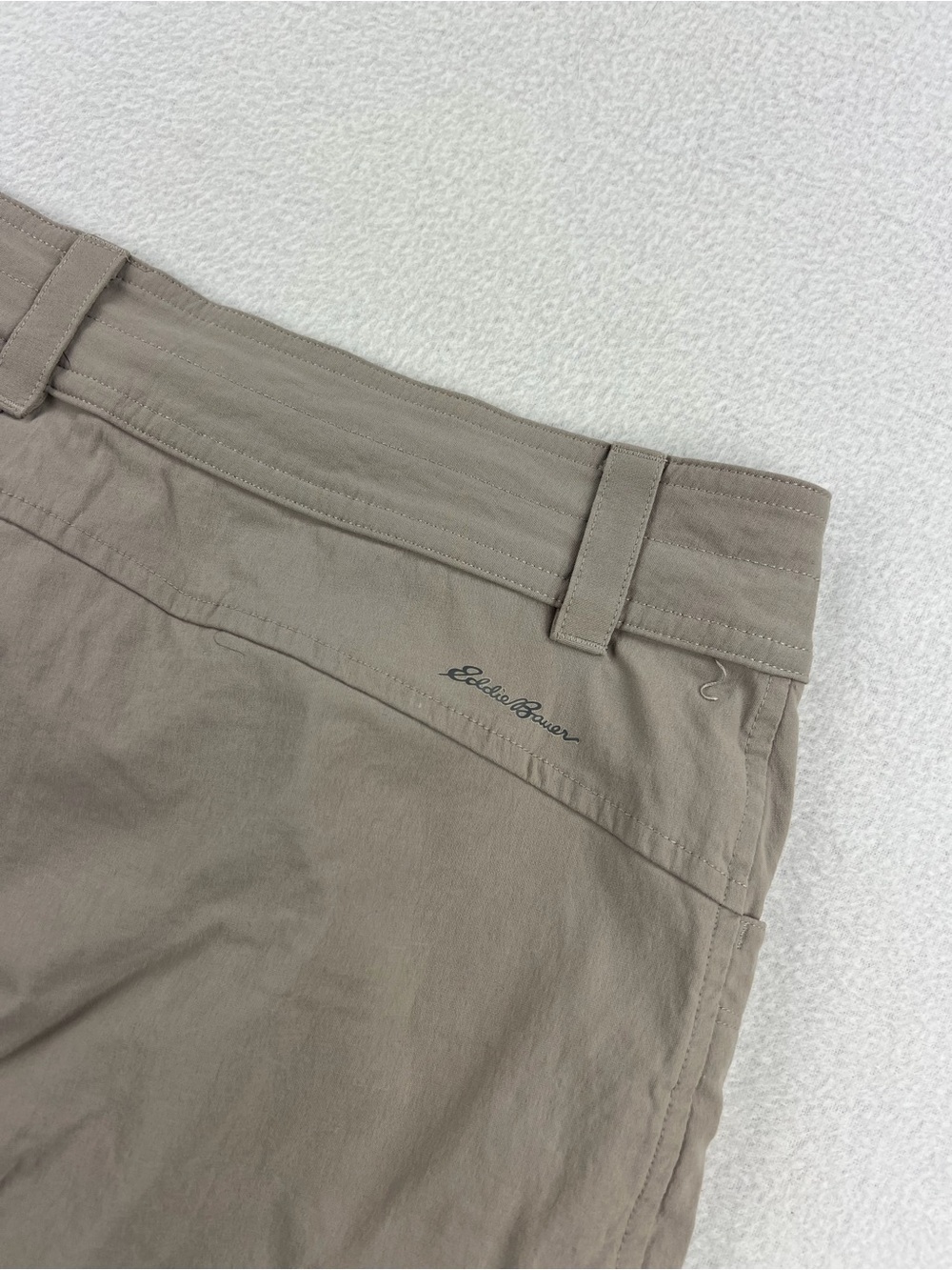 Eddie Bauer Womens Summer Strain Shorts Beige Outdoor Hiking 6” Inseam Size 8 - Picture 4 of 8
